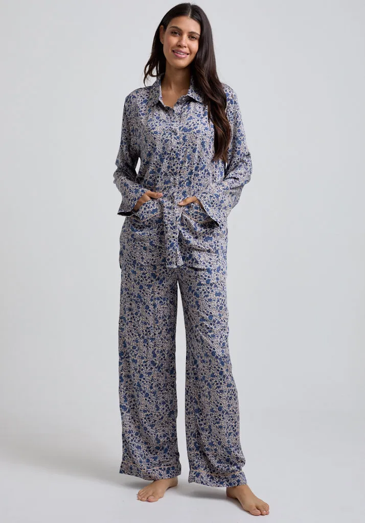 Evie Long Sleeve Aster Print Pyjama Set In Blue