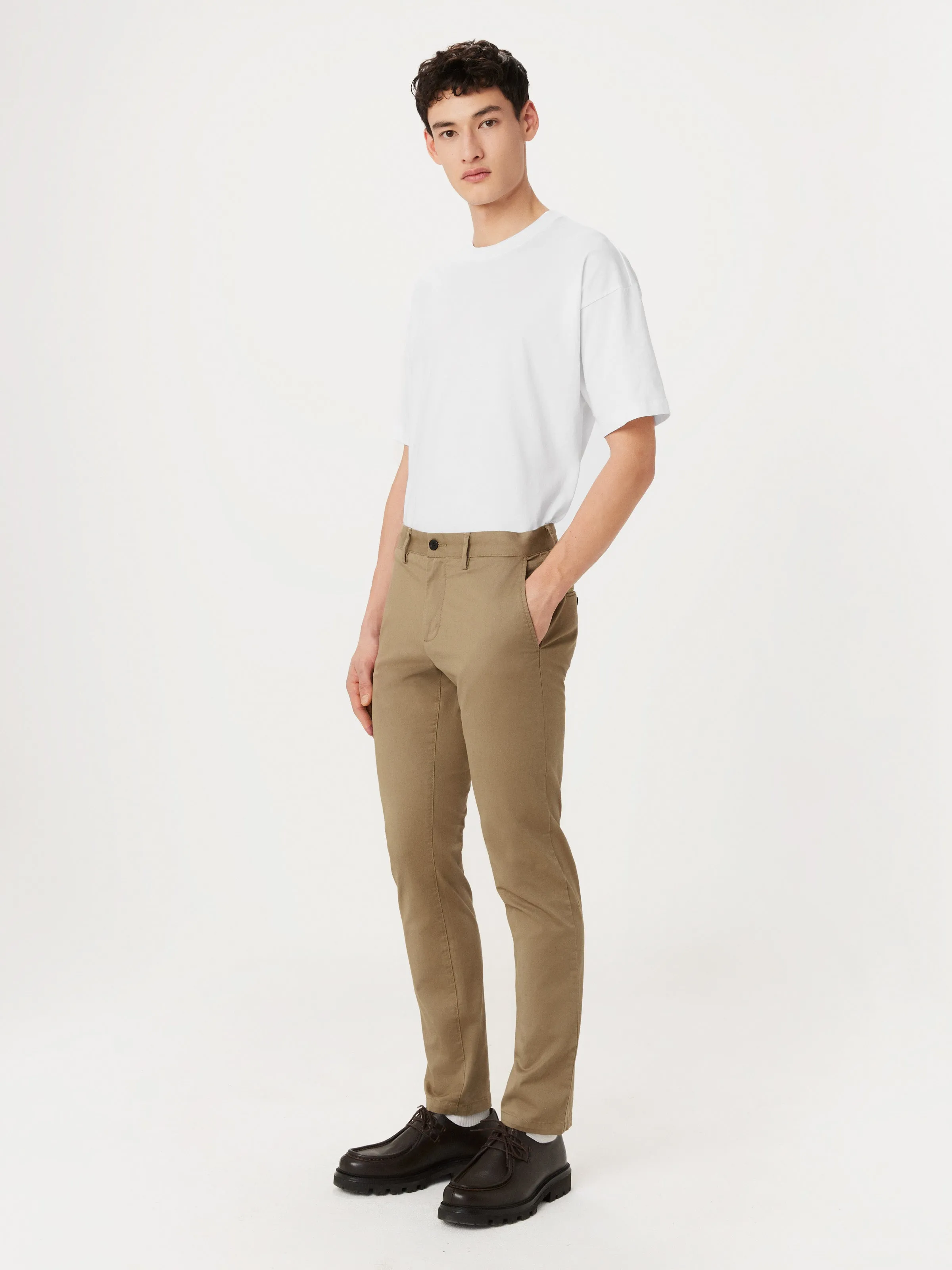 The Brunswick Slim Chino Pant in Khaki